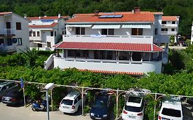 Apartments Sersic Baska I